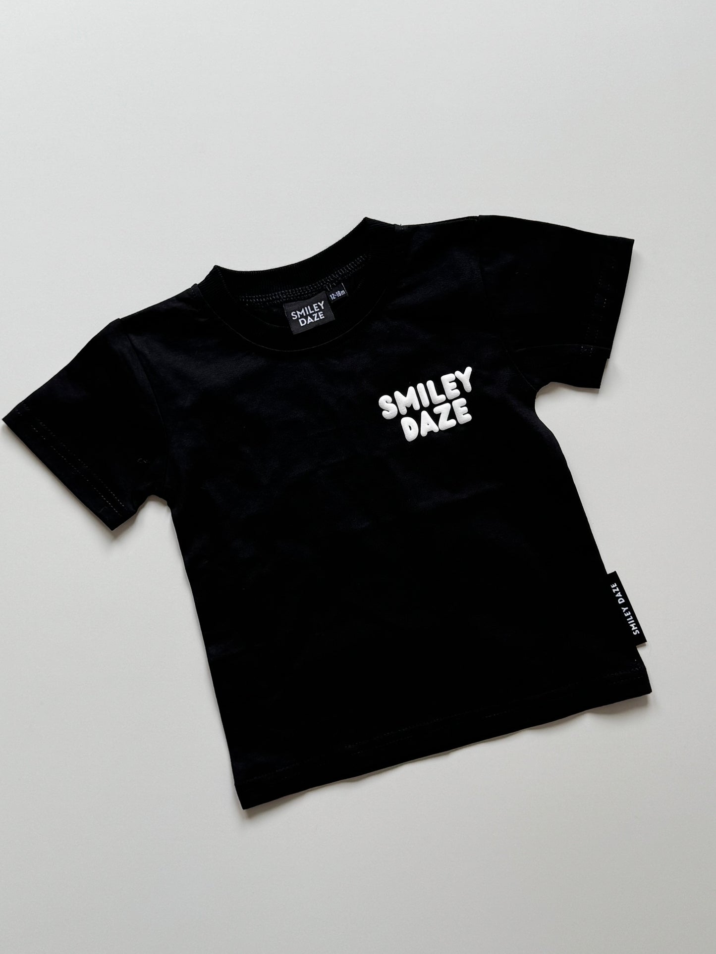 SMILEY DAZE • PUFF PRINT • T-SHIRT