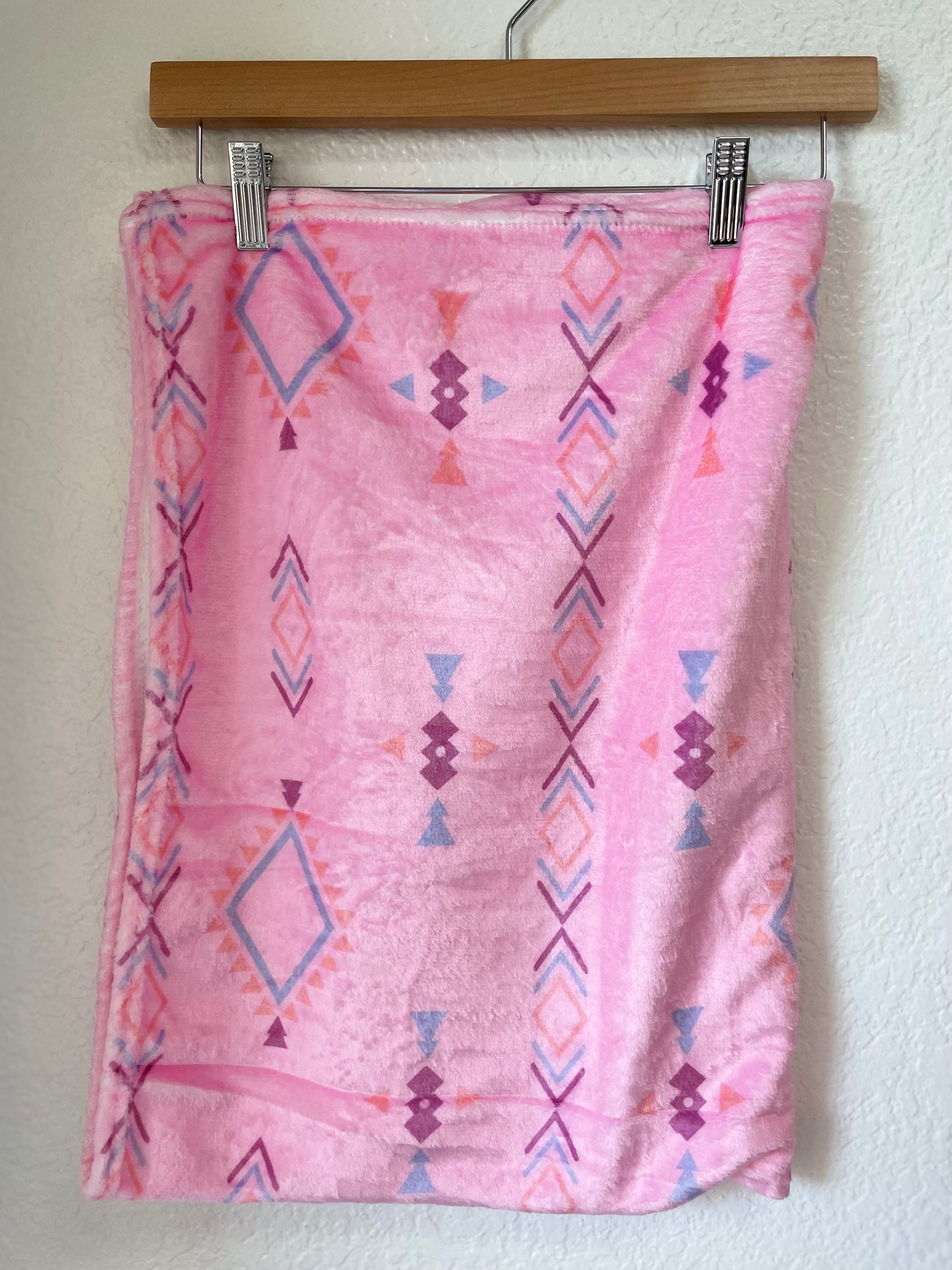 Baby/Toddler Blanket 30X40",Pink Aztec,30x40"