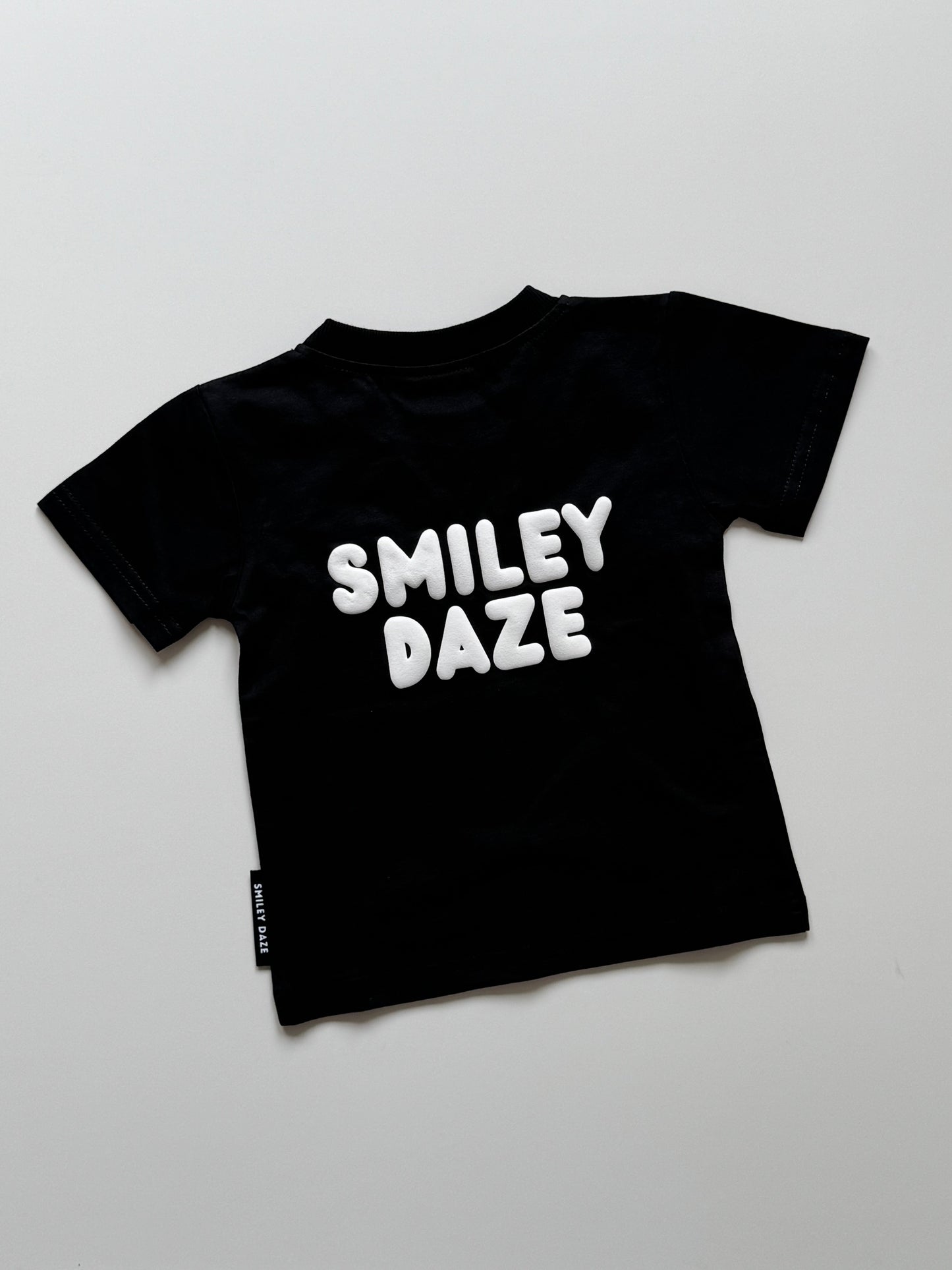 SMILEY DAZE • PUFF PRINT • T-SHIRT
