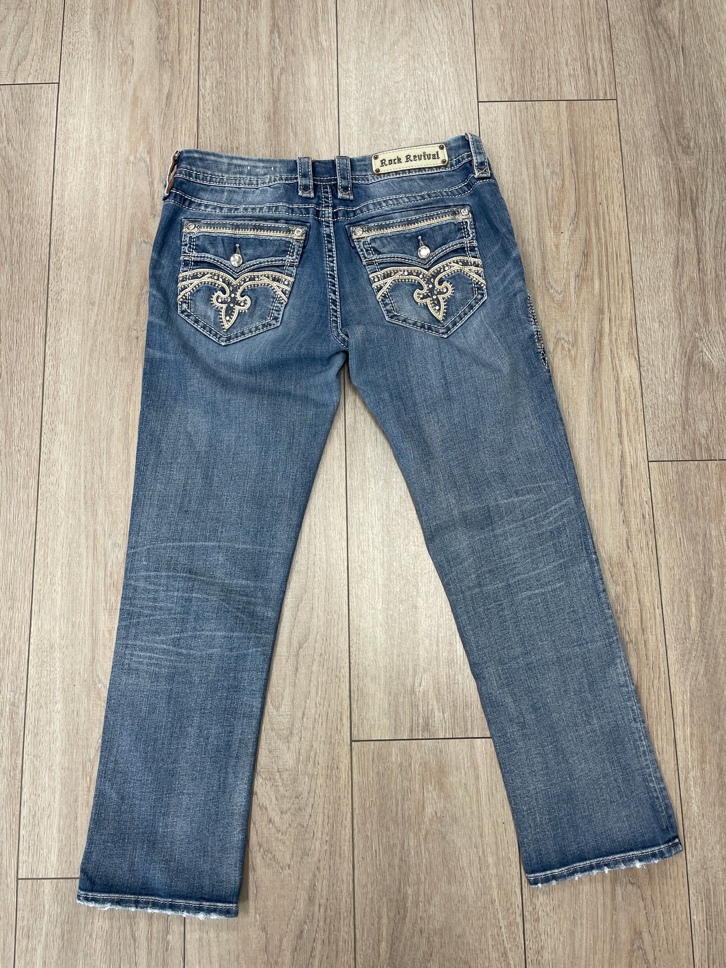 rock revival crop jeans,light blue denim,31