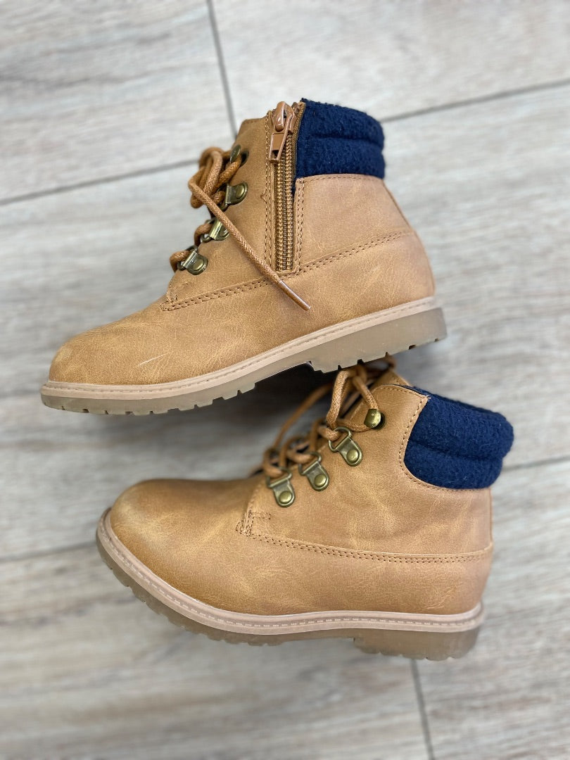 10, Tan