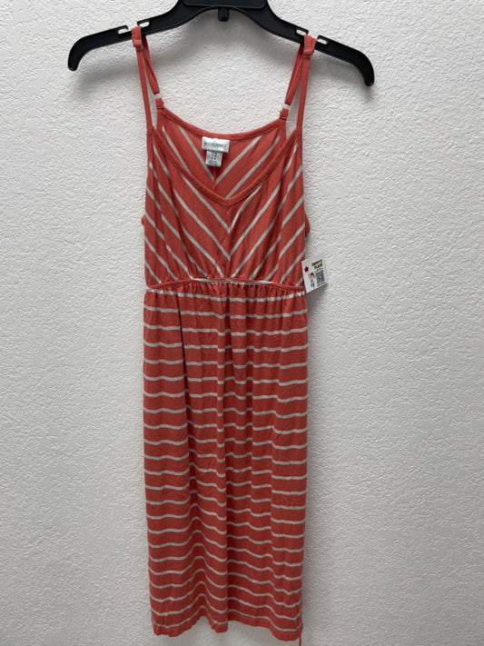 med, motherhood dress