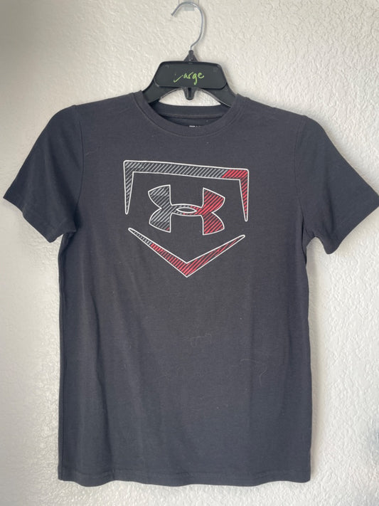 M, under armour tee